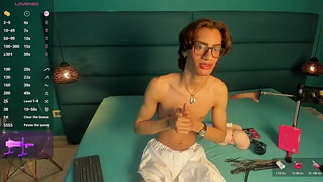 Snapshot of willturneer chatting on April 2026 04:30:02 AM willturneer online show from April 2026 04:30:02 AM