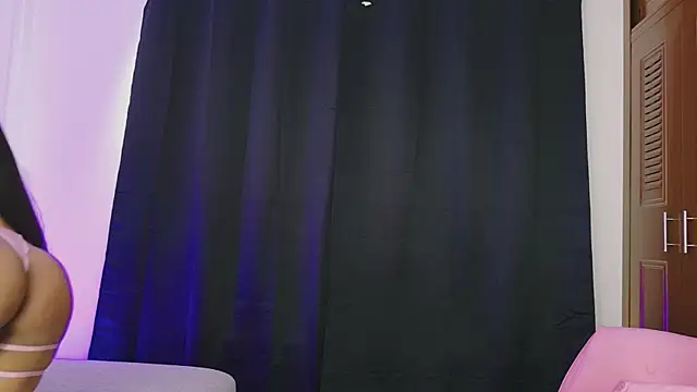 Snapshot of kittymyers chatting on April 2026 01:38:02 PM kittymyers online show from April 2026 01:38:02 PM