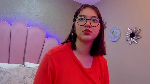 Snapshot of LilithBluum chatting on March 2026 11:24:01 AM LilithBluum online show from March 2026 11:24:01 AM