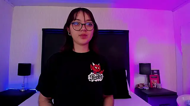 Snapshot of LilithBluum chatting on March 2026 11:38:01 AM LilithBluum online show from March 2026 11:38:01 AM