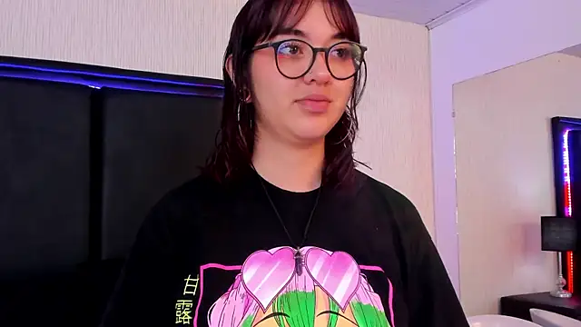 Snapshot of LilithBluum chatting on March 2026 11:21:01 AM LilithBluum online show from March 2026 11:21:01 AM