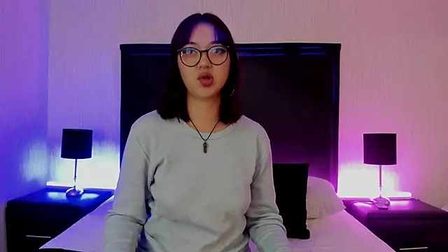 Snapshot of LilithBluum chatting on April 2026 11:51:02 AM LilithBluum online show from April 2026 11:51:02 AM