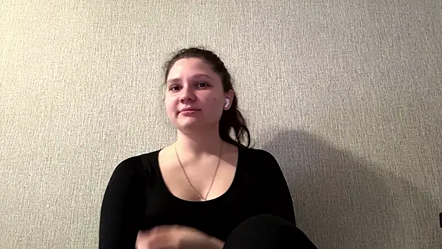 Snapshot of Emmiebutwihu chatting on March 2026 09:02:02 AM Emmiebutwihu online show from March 2026 09:02:02 AM