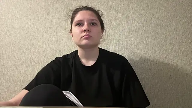 Snapshot of Emmiebutwihu chatting on March 2026 09:04:02 AM Emmiebutwihu online show from March 2026 09:04:02 AM