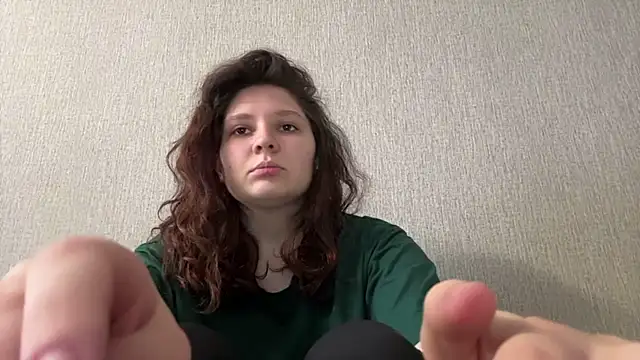 Snapshot of Emmiebutwihu chatting on March 2026 04:01:01 AM Emmiebutwihu online show from March 2026 04:01:01 AM