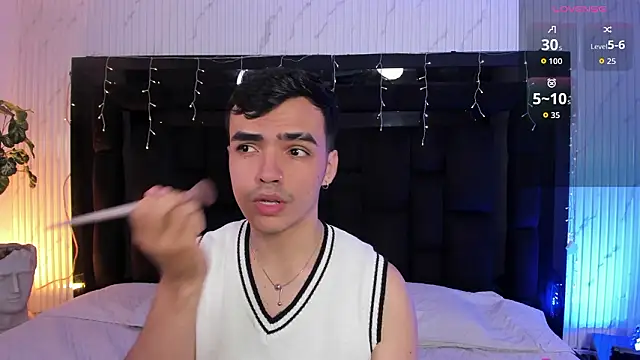 Snapshot of NicoKinggs_ chatting on March 2026 12:11:01 PM NicoKinggs online show from March 2026 12:11:01 PM