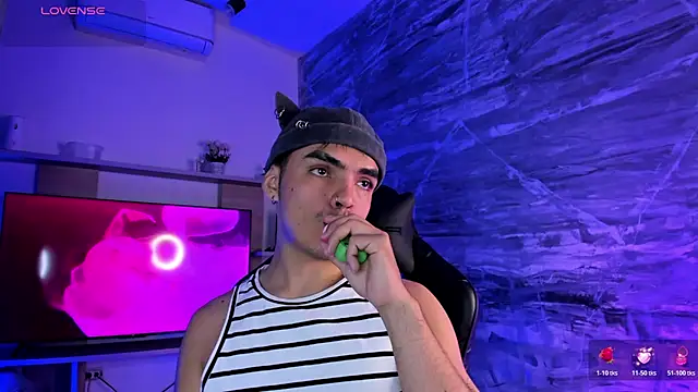 Snapshot of NicoKinggs_ chatting on April 2026 01:52:01 PM NicoKinggs online show from April 2026 01:52:01 PM