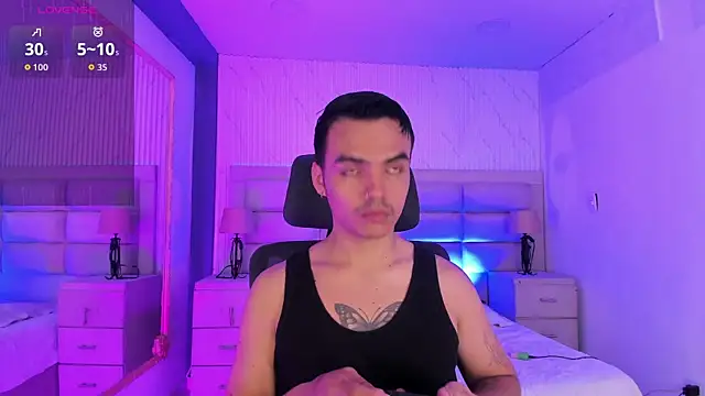 Snapshot of NicoKinggs_ chatting on April 2026 01:34:01 PM NicoKinggs online show from April 2026 01:34:01 PM