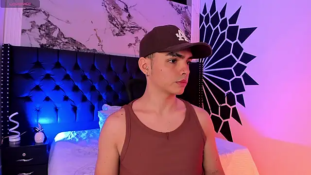 Snapshot of NicoKinggs_ chatting on April 2026 11:52:02 AM NicoKinggs online show from April 2026 11:52:02 AM