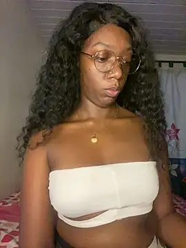 Snapshot of GaiaFiore chatting on April 2026 08:32:02 PM GaiaFiore online show from April 2026 08:32:02 PM