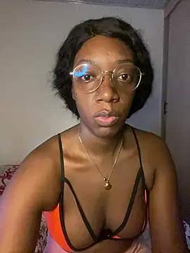 Snapshot of GaiaFiore chatting on April 2026 09:32:02 AM GaiaFiore online show from April 2026 09:32:02 AM