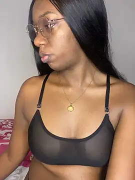 Snapshot of GaiaFiore chatting on April 2026 09:35:01 AM GaiaFiore online show from April 2026 09:35:01 AM