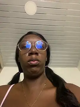 Snapshot of GaiaFiore chatting on April 2026 10:30:02 AM GaiaFiore online show from April 2026 10:30:02 AM