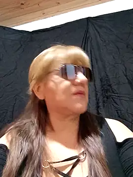 Snapshot of luanacurvy chatting on April 2026 09:49:02 PM luanacurvy online show from April 2026 09:49:02 PM