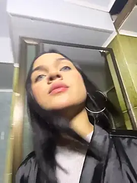 Snapshot of Bella-Ferrer chatting on March 2026 06:14:02 PM Bella-Ferrer online show from March 2026 06:14:02 PM