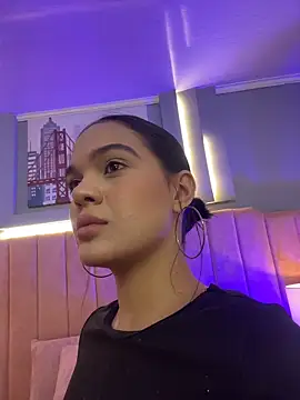 Snapshot of Bella-Ferrer chatting on March 2026 06:11:02 PM Bella-Ferrer online show from March 2026 06:11:02 PM