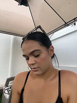 Snapshot of Bella-Ferrer chatting on March 2026 06:12:02 PM Bella-Ferrer online show from March 2026 06:12:02 PM