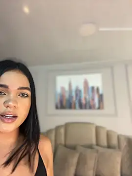 Snapshot of Bella-Ferrer chatting on April 2026 06:14:02 PM Bella-Ferrer online show from April 2026 06:14:02 PM