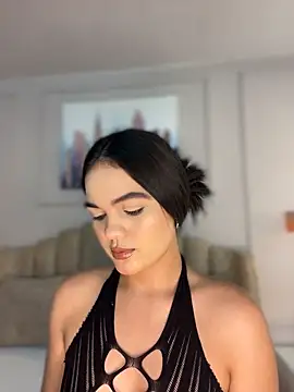 Snapshot of Bella-Ferrer chatting on April 2026 07:58:02 PM Bella-Ferrer online show from April 2026 07:58:02 PM