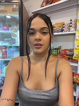 Snapshot of Bella-Ferrer chatting on June 2026 06:02:01 PM Bella-Ferrer online show from June 2026 06:02:01 PM