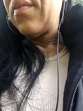 Snapshot of Camillemonroe_ chatting on April 2026 11:38:01 AM Camillemonroe online show from April 2026 11:38:01 AM