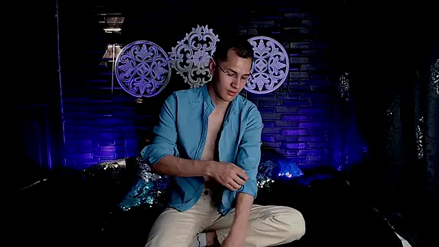 Snapshot of MilanDavid1 chatting on March 2026 05:17:02 PM MilanDavid1 online show from March 2026 05:17:02 PM