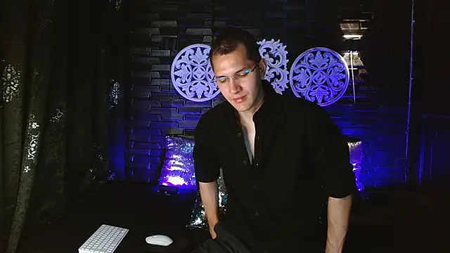 Snapshot of MilanDavid1 chatting on March 2026 05:45:02 PM MilanDavid1 online show from March 2026 05:45:02 PM