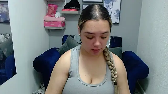 Snapshot of veronicaparkersex chatting on April 2026 12:21:01 PM veronicaparkersex online show from April 2026 12:21:01 PM