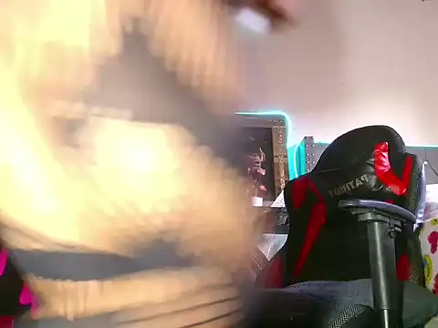 Snapshot of candy_aass chatting on April 2026 09:32:01 PM candy aass online show from April 2026 09:32:01 PM