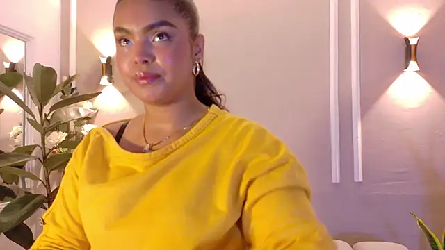Snapshot of ZoeyMonroe_ chatting on July 2026 03:04:01 AM ZoeyMonroe online show from July 2026 03:04:01 AM