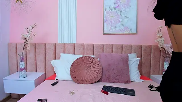 Snapshot of Skarlet_Kiss chatting on March 2026 07:07:02 PM Skarlet Kiss online show from March 2026 07:07:02 PM