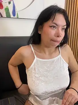 Snapshot of Queen_Chanel_XXX chatting on April 2026 08:06:02 PM Queen Chanel XXX online show from April 2026 08:06:02 PM