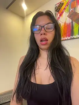 Snapshot of Queen_Chanel_XXX chatting on April 2026 07:45:01 PM Queen Chanel XXX online show from April 2026 07:45:01 PM