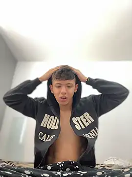 Snapshot of Daniel_Roy chatting on March 2026 06:57:01 PM Daniel Roy online show from March 2026 06:57:01 PM