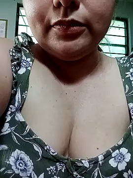 Snapshot of jennyyhottt chatting on May 2026 06:01:01 PM jennyyhottt online show from May 2026 06:01:01 PM