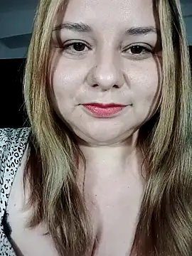 Snapshot of jennyyhottt chatting on May 2026 06:57:02 PM jennyyhottt online show from May 2026 06:57:02 PM