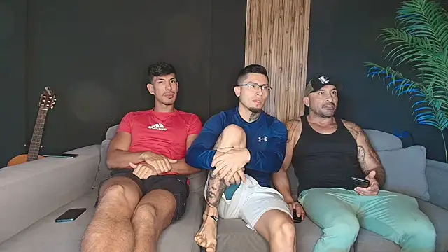 Snapshot of angelstream chatting on April 2026 12:28:01 PM angelstream online show from April 2026 12:28:01 PM