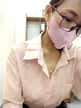 Snapshot of Mai_phuong chatting on April 2026 12:11:02 AM Mai phuong online show from April 2026 12:11:02 AM