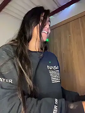 Twoshotsparty420 online show from April 2026 01:18:01 PM