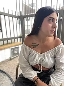 Snapshot of Electra_Pinkk chatting on April 2026 01:52:02 PM Electra Pinkk online show from April 2026 01:52:02 PM