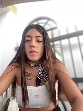 Snapshot of Electra_Pinkk chatting on April 2026 01:52:02 PM Electra Pinkk online show from April 2026 01:52:02 PM