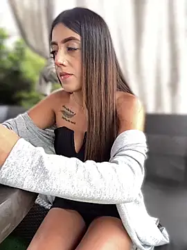 Snapshot of Electra_Pinkk chatting on April 2026 01:34:01 PM Electra Pinkk online show from April 2026 01:34:01 PM