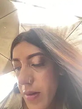 Snapshot of Electra_Pinkk chatting on April 2026 02:00:02 PM Electra Pinkk online show from April 2026 02:00:02 PM