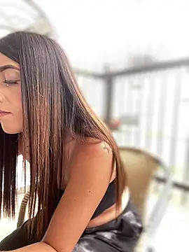 Snapshot of Electra_Pinkk chatting on April 2026 02:10:02 PM Electra Pinkk online show from April 2026 02:10:02 PM