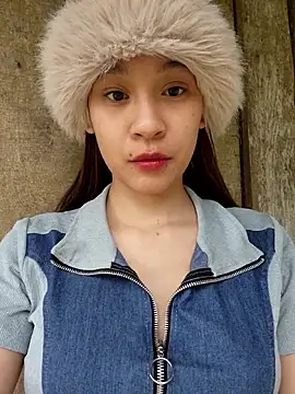 Snapshot of -Hicici- chatting on March 2026 08:30:01 AM -Hicici- online show from March 2026 08:30:01 AM