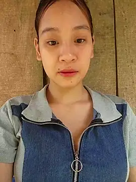 Snapshot of -Hicici- chatting on April 2026 02:00:01 AM -Hicici- online show from April 2026 02:00:01 AM