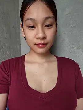 Snapshot of -Hicici- chatting on April 2026 12:04:01 AM -Hicici- online show from April 2026 12:04:01 AM