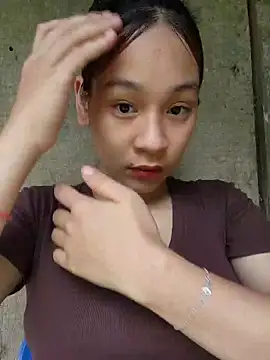 Snapshot of -Hicici- chatting on April 2026 01:56:01 AM -Hicici- online show from April 2026 01:56:01 AM