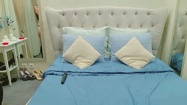 Redhead Vixen  online show from March 2026 01:22:01 AM