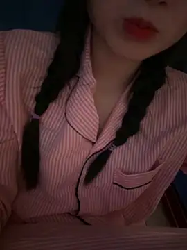 Snapshot of Cum-withyou chatting on March 2026 05:12:02 AM Cum-withyou online show from March 2026 05:12:02 AM